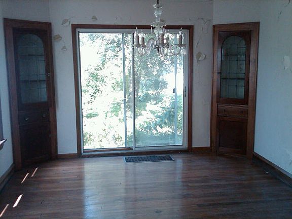 5th image of 10215 S Highland Ave