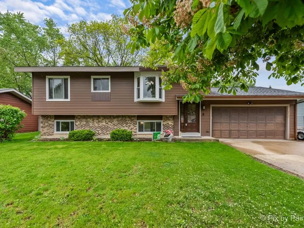 773 Dartmoor Dr, Crystal Lake, IL 60014