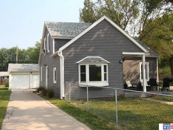 7146 Stanton St, Lincoln, NE 68507