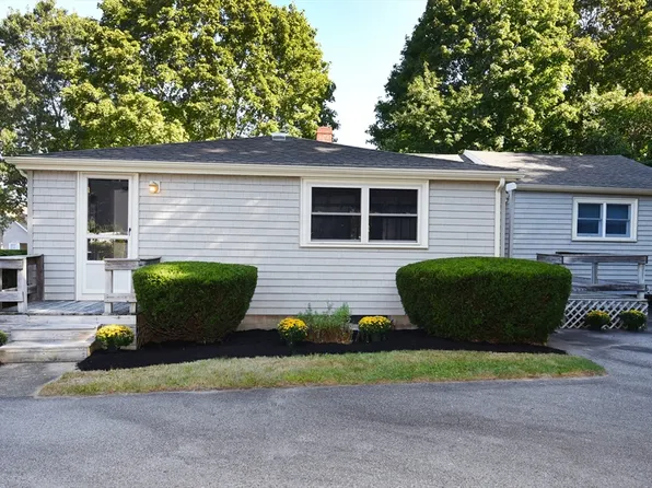 12 S Pond Rd, Plymouth, MA 02360