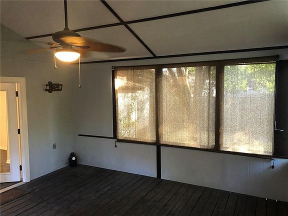 3rd image of 8402 Briarwood Ln