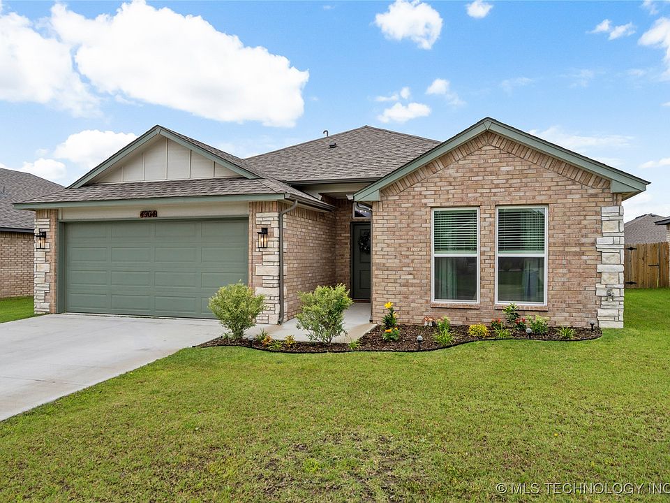 1st image of 4904 E Galveston Pl S
