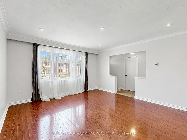 319 Patricia Ave — Photo 5