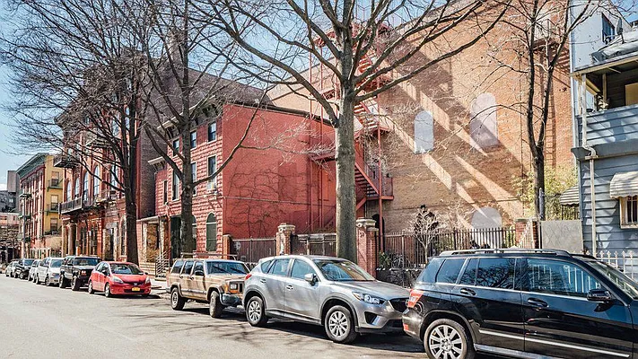 Rented by Nooklyn NYC LLC | media 29