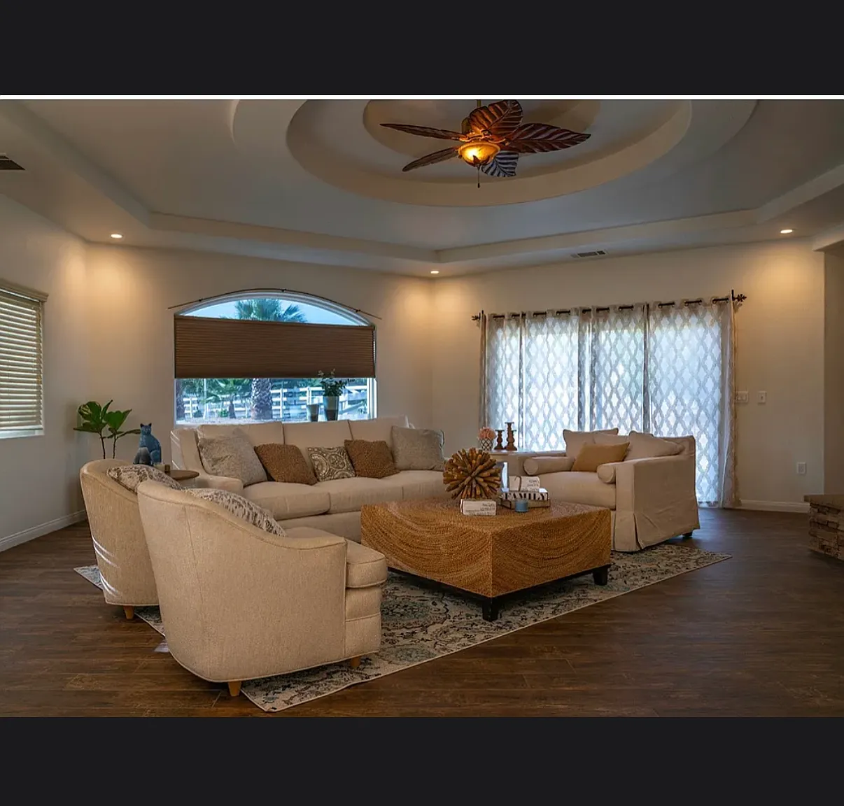 4 bed, 2903 sqft, $5,250 — Photo 3