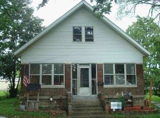311 W Vine St, Mitchell, IN 47446