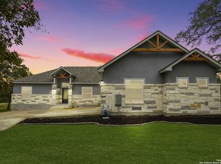 535 Grey Stone, Poteet, TX 78065