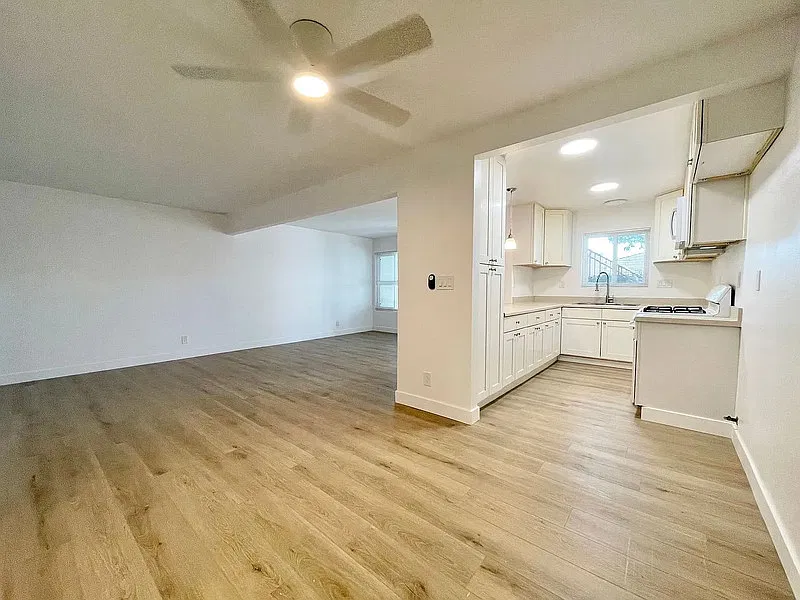 2 bed, 1.0 bath, 798 sqft, $2,000 — Photo 4