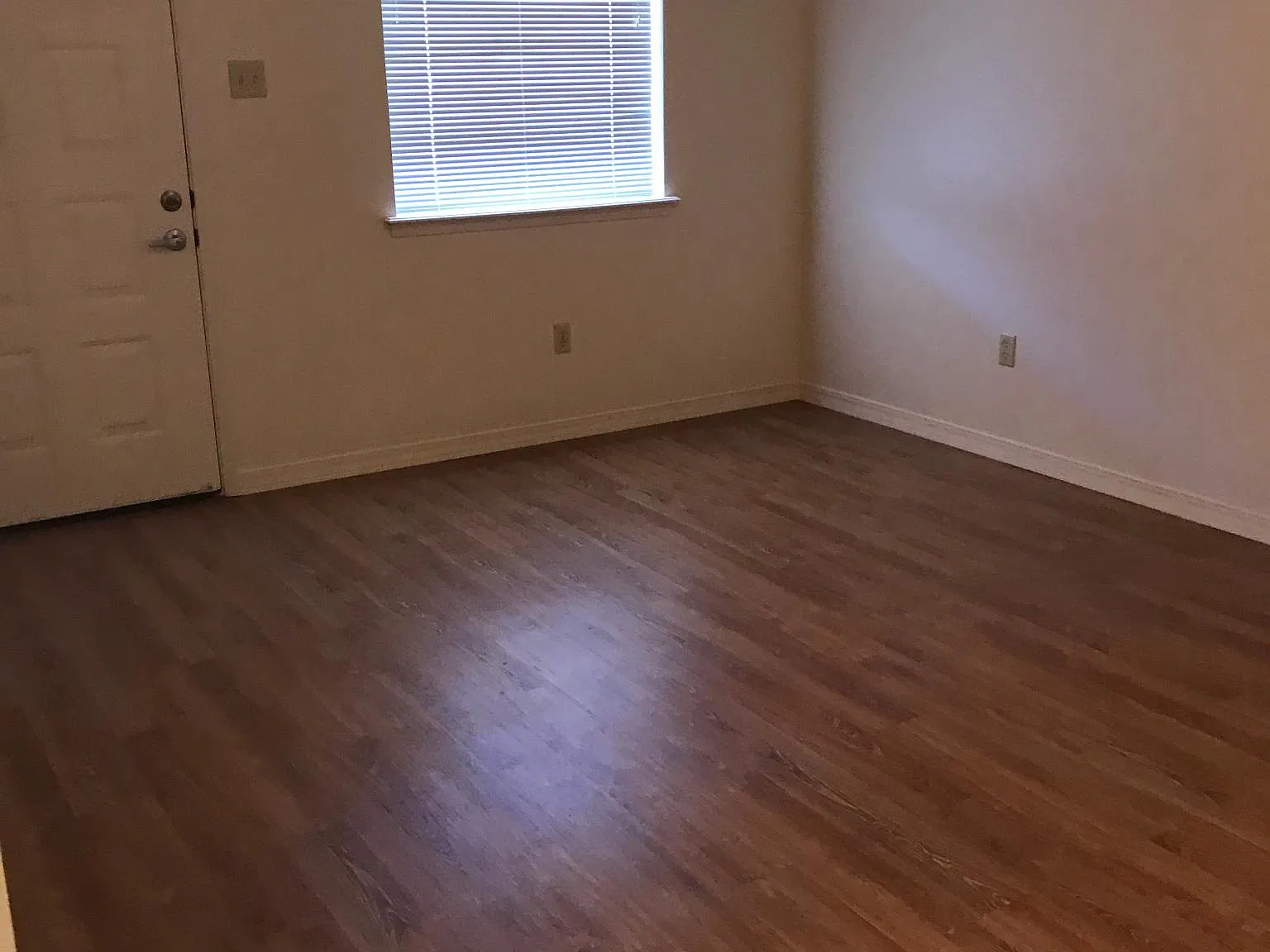 2 bed, $1,000 — Photo 4