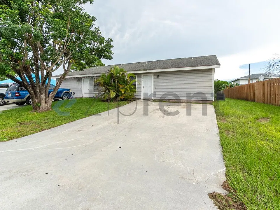 4489 SE Salvatori Rd