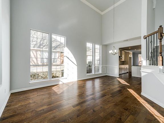 5th image of 2816 Pond Wood Dr