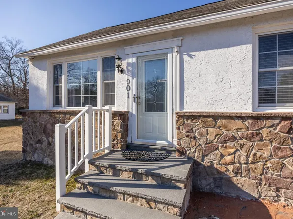 901 Wildwood Ave, Williamstown, NJ 08094