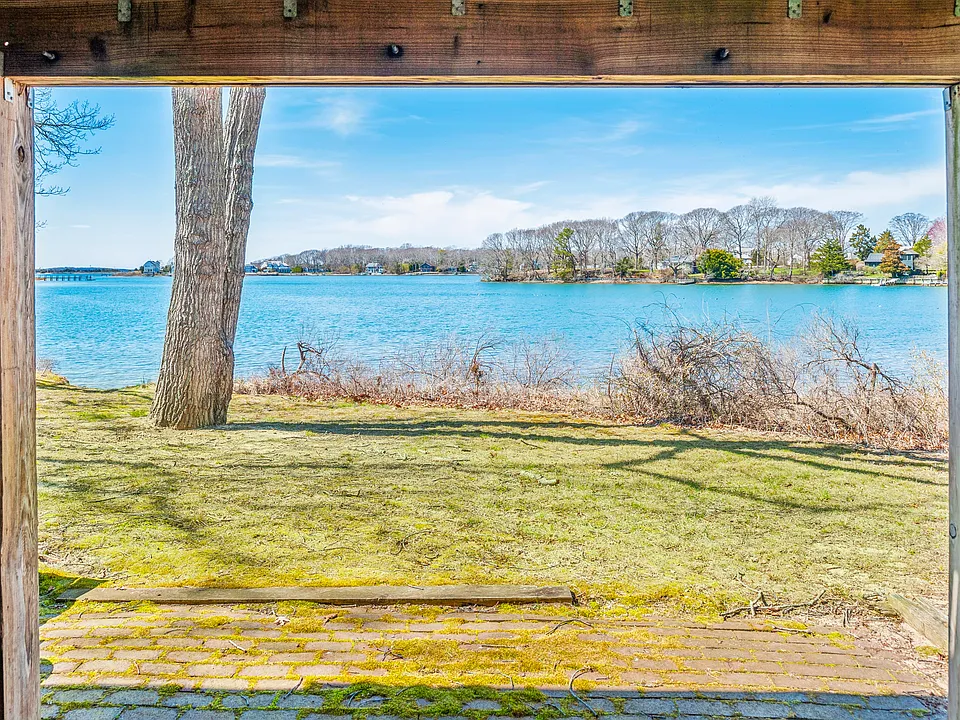 43 Bluff Point Rd