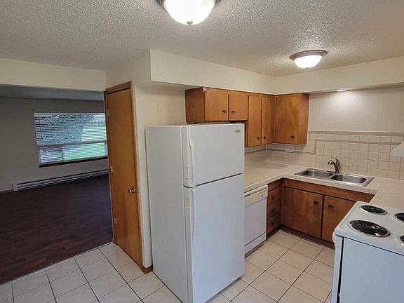 4th image of 7325 Riverside Rd E APT I