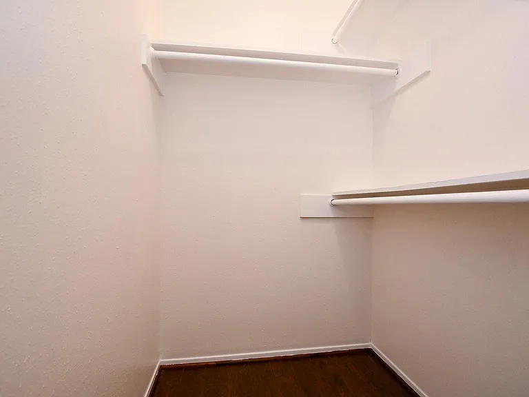 16823 Cobble Ridge Dr — Photo 35