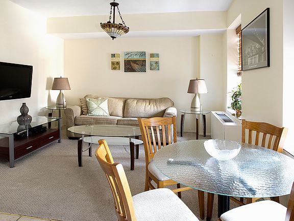 3rd image of 150 W 51st St APT 1014