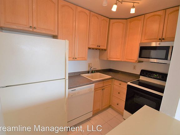 5th image of 3101 S Manchester St APT 813