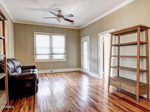 4th image of 231 Pollard Ave