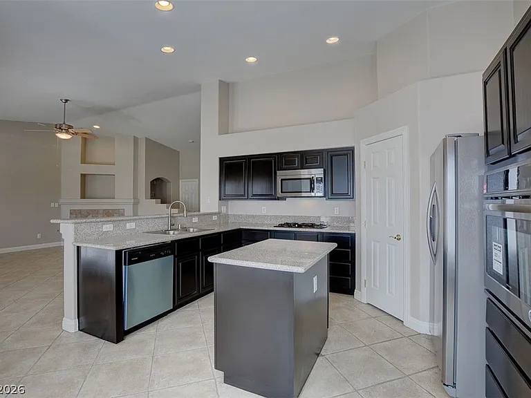2121 Arpeggio Ave — Photo 9
