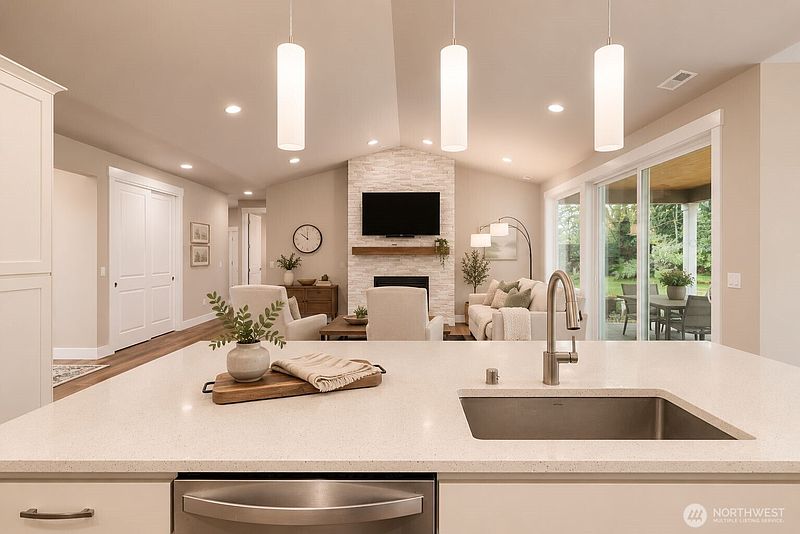 4th image of 18727 55th Street SE