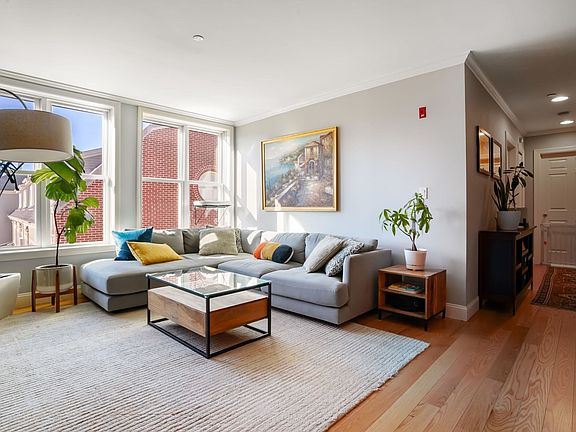 3rd image of 65 Chelsea St APT 305
