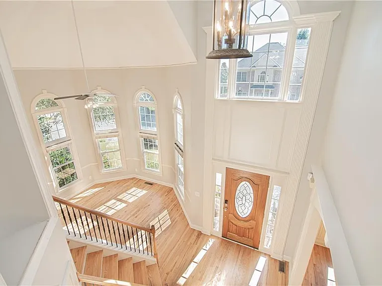 4012 Erin Dr — Photo 11