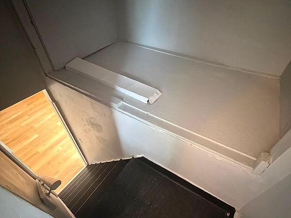 3rd image of 218 Manning St