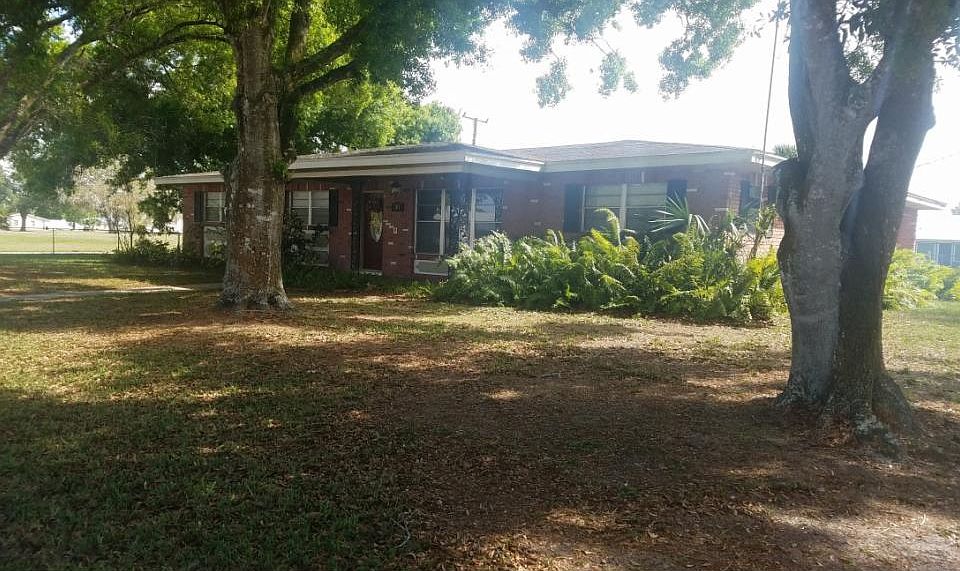 2nd image of 301 NW 5th St