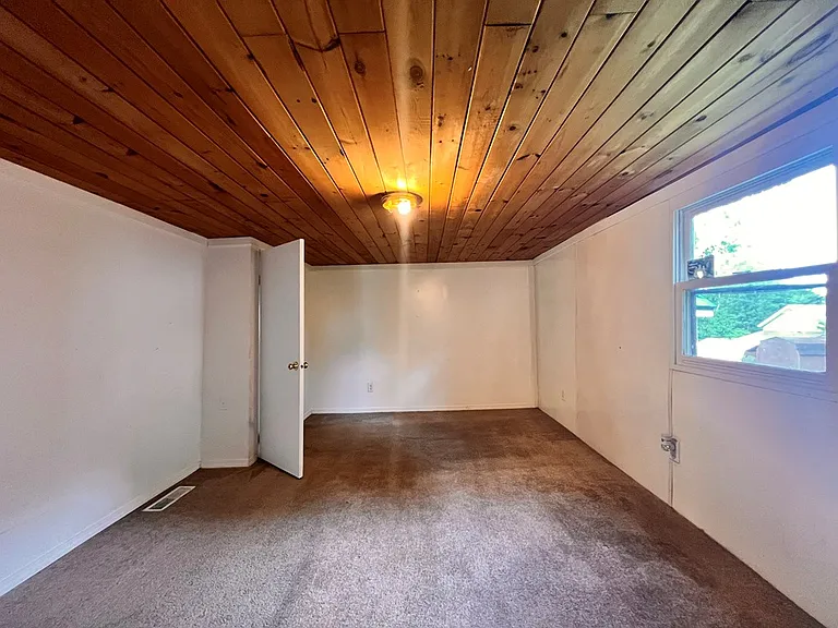 107 Summit St — Photo 22