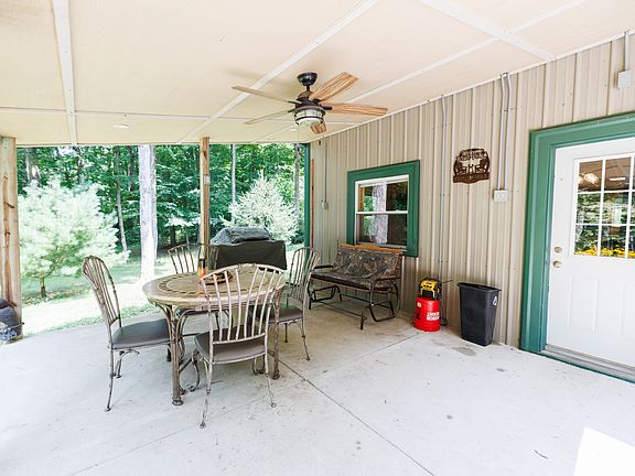 5th image of 1405 Lakeside Dr