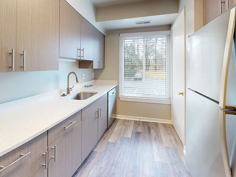 Seneca Place — Photo 94