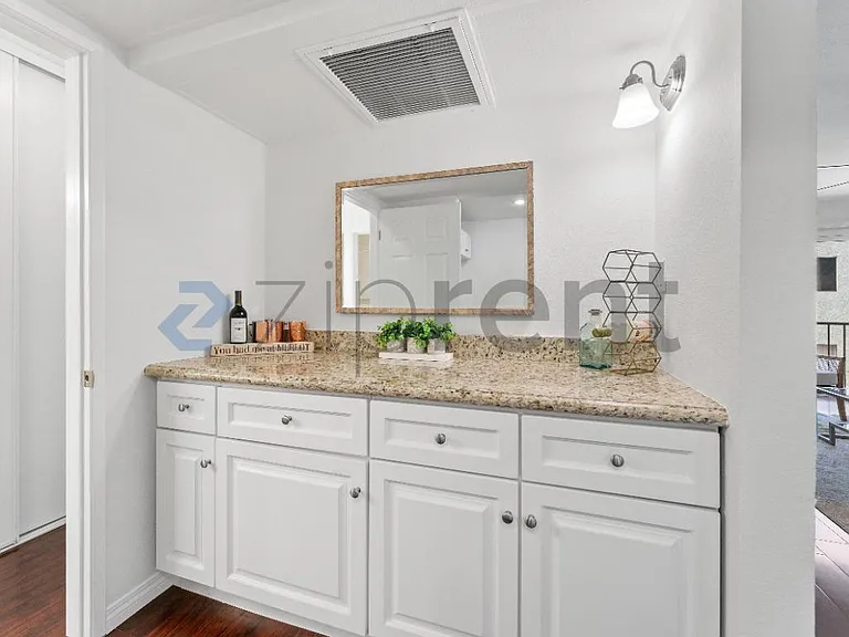 5257 Radford Ave #205 — Photo 14