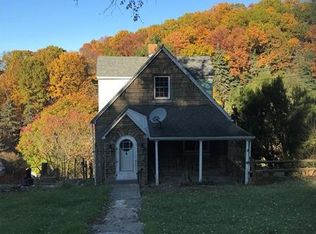 38 Forest Rd, Ambridge, PA 15003