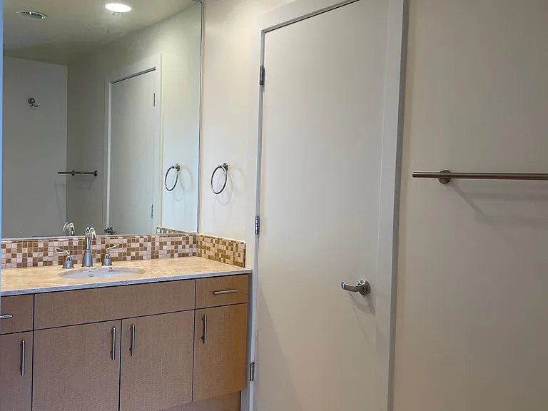 255 Berry St #601 — Photo 13