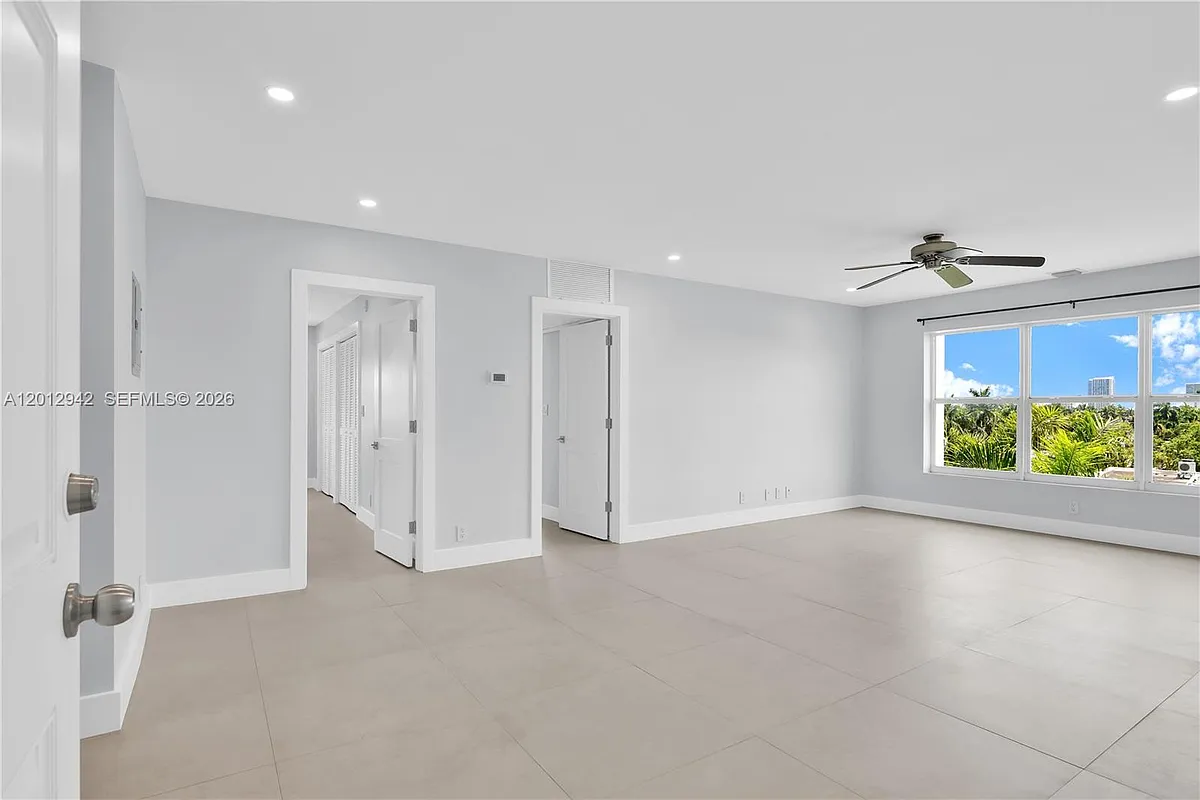 Building Photo - 1770 E Las Olas Blvd #505