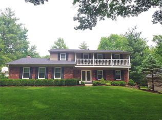 930 Wynhaven Ln, Ballwin, MO 63011