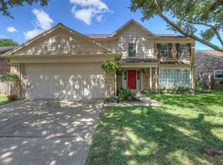 3909 Spring Circle Dr W, Pearland, TX 77584