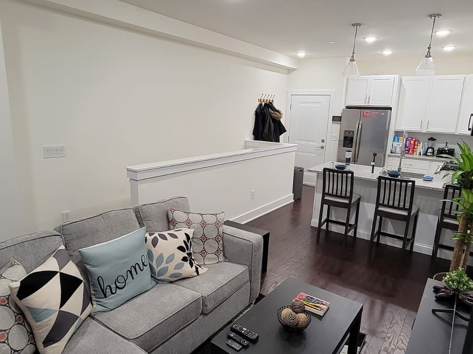 1st image of 512 W Montgomery Ave #2