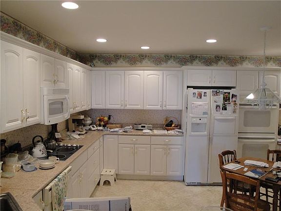 4th image of 601 Cherry Hill Dr