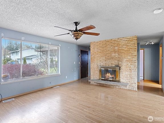 4th image of 2704 Forest Park Court N