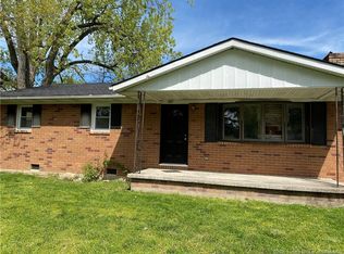 877 N 2nd St, Austin, IN
