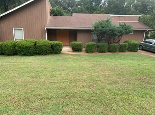 1784 Canberra Dr, Stone Mountain, GA 30088