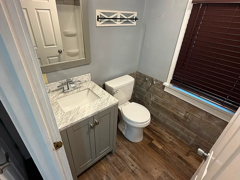 505 Saint Clair St — Photo 2
