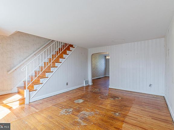 3rd image of 416 Westbridge Rd