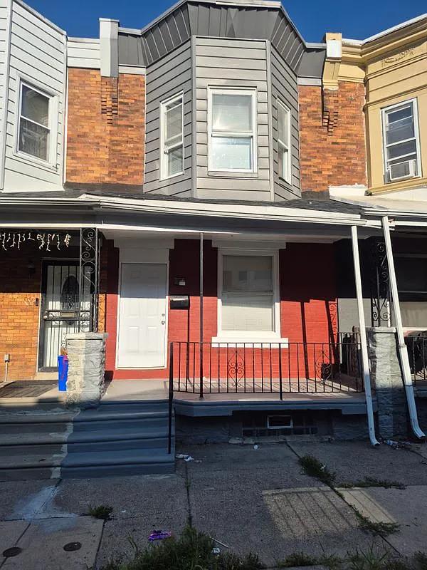 3 bed, 1.0 bath, 1200 sqft, $1,990 — Photo 1