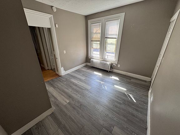 4th image of 128 Meigs St APT 2