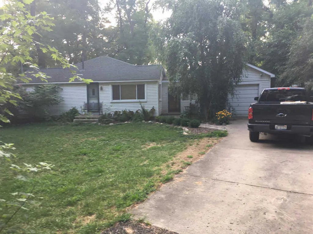 8900 Pettysville Rd photo 1