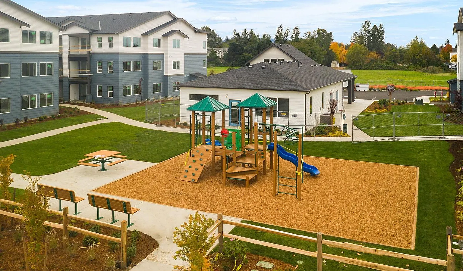 Four Pines Apartments — Photo 4