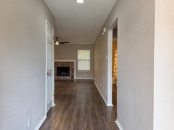 3rd image of 14906 Snelling Dr