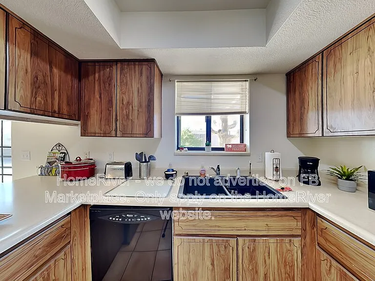 2860 Edgewood Dr — Photo 5